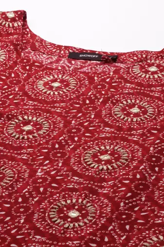 Showoff women's calf length round neck red ethnic motifs straight kurta