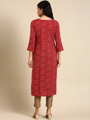 Showoff women's calf length round neck red ethnic motifs straight kurta 4