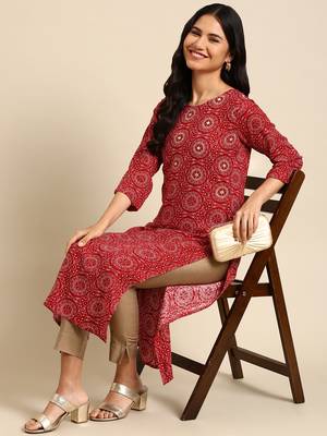 Showoff women's calf length round neck red ethnic motifs straight kurta 5