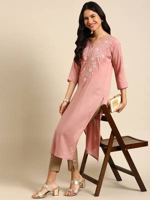 Showoff women's calf length round neck mauve solid straight kurta 5