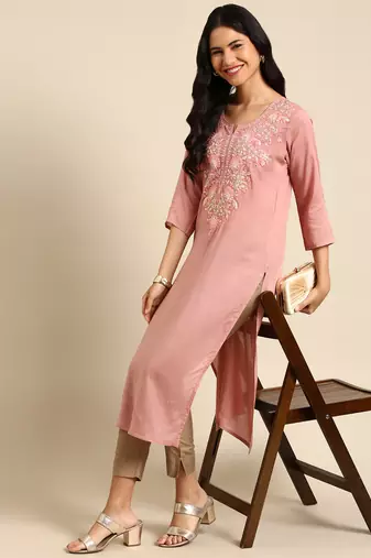 Showoff women's calf length round neck mauve solid straight kurta