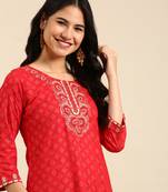 women's calf length round neck red geometric straight kurta