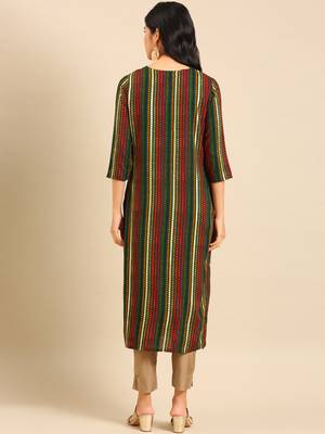 women's calf length round neck multi geometric straight kurta 4