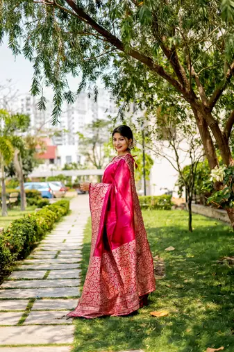Pink Handloom silk blend Blend Weaving Saree Festive Wear