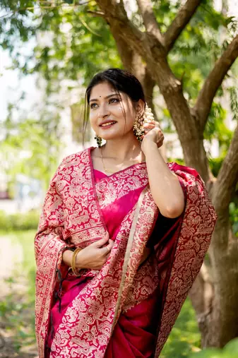 Pink Handloom silk blend Blend Weaving Saree Festive Wear