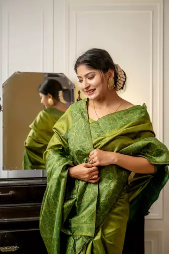 Mehendi Handloom silk blend Blend Weaving Saree Festive Wear