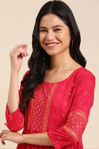 Showoff women's calf length round neck pink geometric straight kurta
