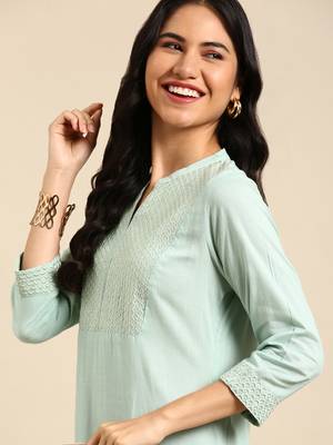 women's calf length mandarin collar sea green solid straight kurta 1