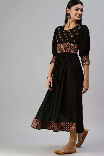 Showoff women's calf length round neck black geometric anarkali kurta