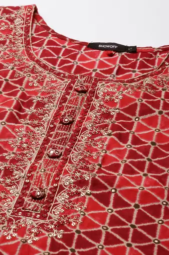 Showoff women's knee length round neck burgundy geometric straight kurta
