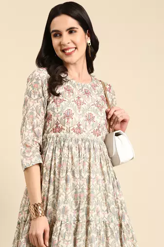 Showoff women's knee length scoop neck cream floral anarkali kurta