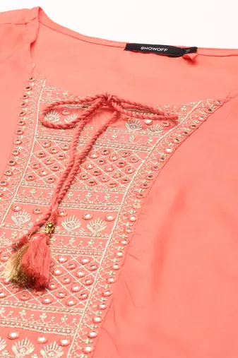 Showoff women's calf length round neck peach solid straight kurta