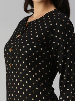 Showoff women's calf length round neck black floral straight kurta 5