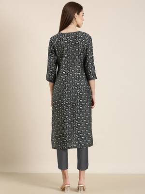 women's calf length round neck grey floral straight kurta 5