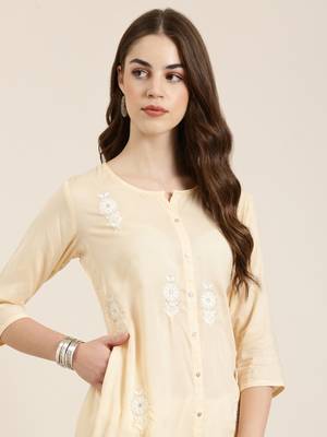 women's calf length round neck peach floral a-line kurta 1