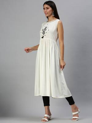 Showoff women's calf length round neck cream geometric anarkali kurta 3