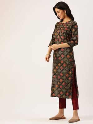women's calf length round neck multi geometric straight kurta 3