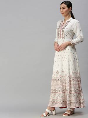 Showoff women's ankle length v-neck white floral anarkali kurta 3
