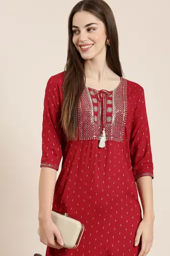 Showoff women's calf length tie-up neck red floral straight kurta