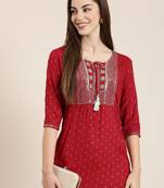 Showoff women's calf length tie-up neck red floral straight kurta