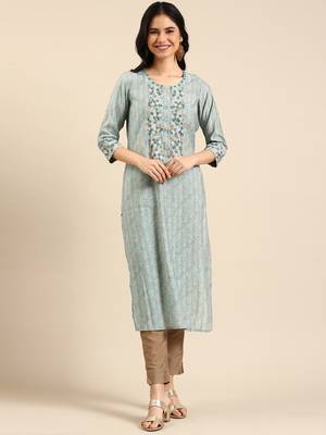 Showoff women's calf length round neck teal abstract straight kurta 4
