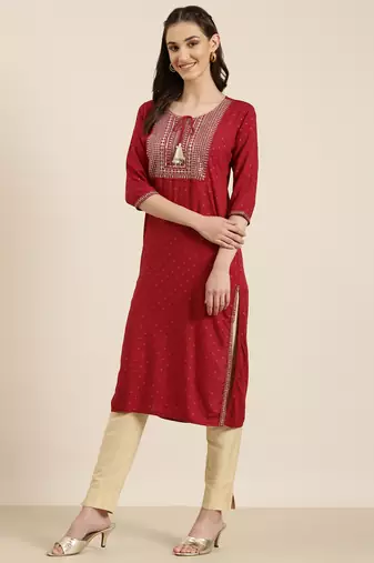 Showoff women's knee length tie-up neck maroon floral straight kurta