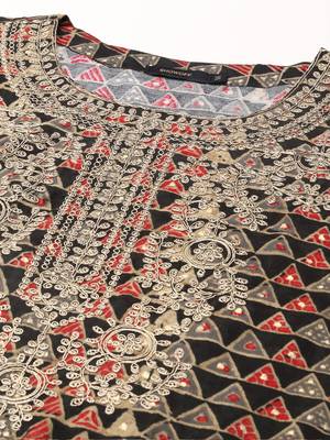 Showoff women's calf length round neck black geometric straight kurta 2