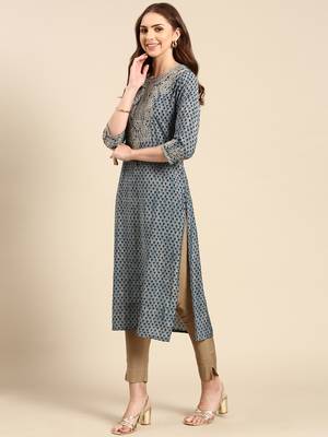 women's calf length round neck blue ethnic motifs straight kurta 5
