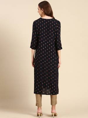 Showoff women's calf length round neck navy blue geometric straight kurta 5