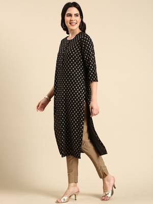women's calf length round neck black floral straight kurta 4