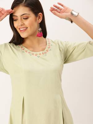 women's calf length round neck green solid straight kurta 1