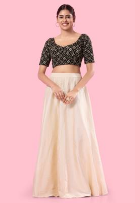 Padded Silk Sweatheart Neck Blouse 2