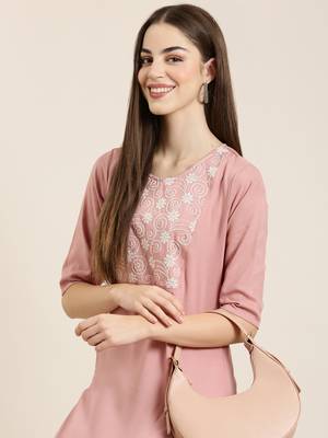women's calf length round neck mauve solid straight kurta 1