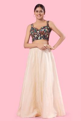 Padded Brocade Sweatheart Neck Blouse 2