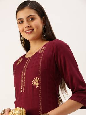 women's calf length round neck magenta solid straight kurta 2