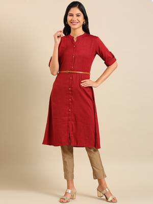 women's calf length mandarin collar maroon solid straight kurta 1