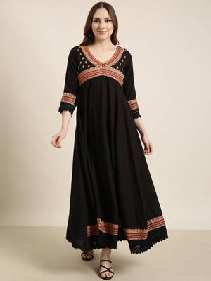 women's ankle length v-neck black embellished anarkali kurta 2