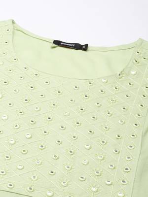 women's calf length round neck green solid straight kurta 3