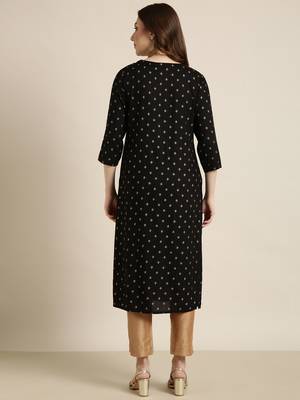 Showoff women's calf length v-neck black geometric straight kurta 4