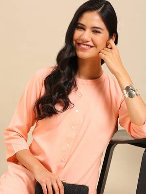 women's calf length round neck peach solid straight kurta 2