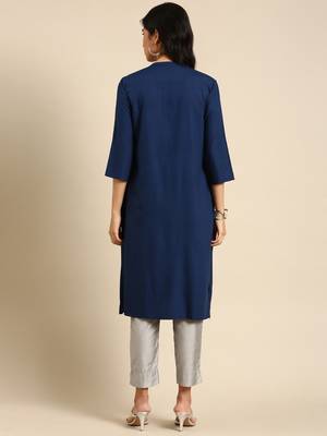 women's calf length round neck teal solid straight kurta 5