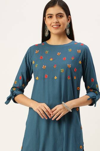 women's calf length round neck blue striped straight kurta
