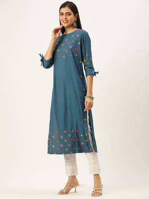 women's calf length round neck blue striped straight kurta 2