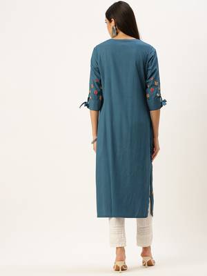 women's calf length round neck blue striped straight kurta 3