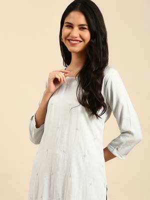 women's calf length round neck grey solid straight kurta 2