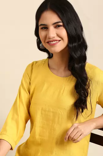 women's calf length round neck yellow solid straight kurta