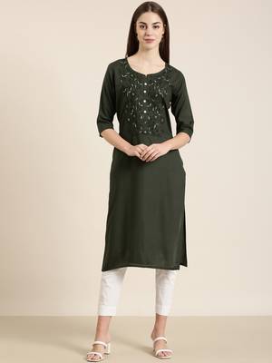 Showoff women's knee length round neck green solid straight kurta 2