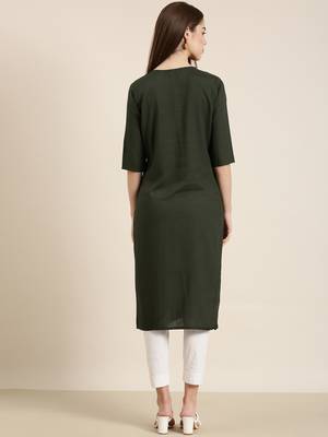 Showoff women's knee length round neck green solid straight kurta 5