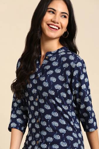 Showoff women's calf length mandarin collar navy blue geometric straight kurta