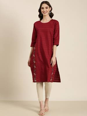 women's calf length round neck maroon solid straight kurta 1